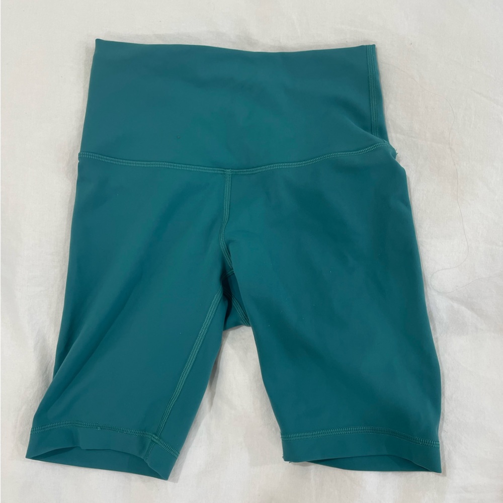 Lululemon Wunder Train 8” Shorts
